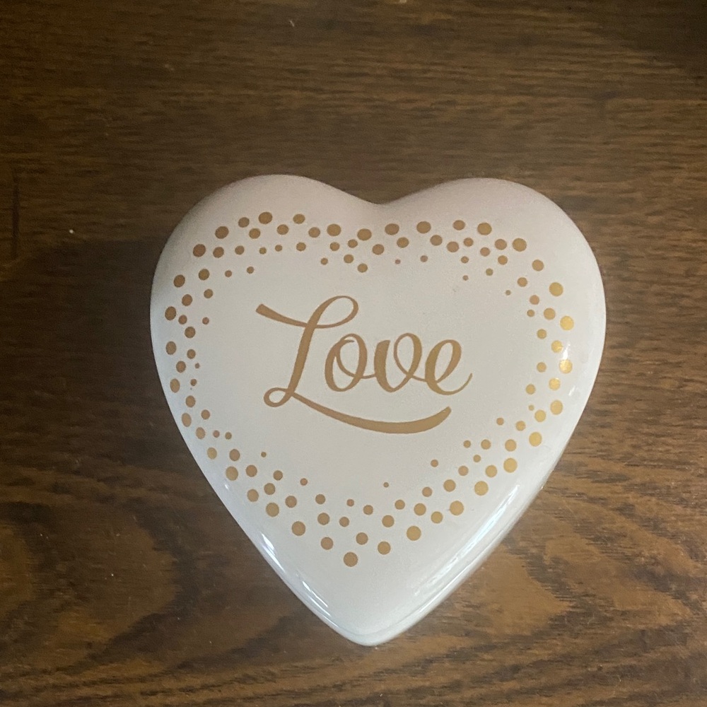 Roaman's White and Gold Heart Accent